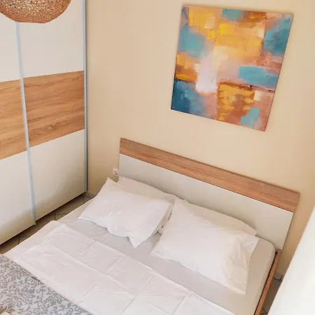 Golden Sky 3 Apartment *